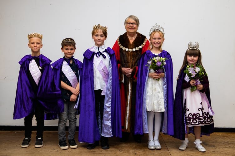 Midsomer Norton Carnival Queen, Princess and three Prince’s were crowned. 