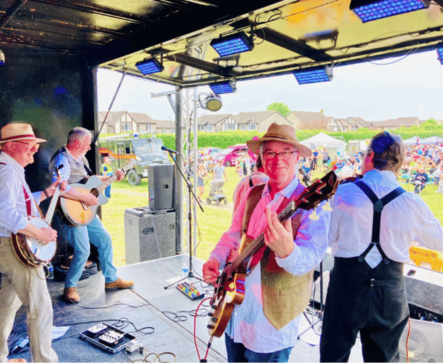 Almost 3,000 people pack-out Peasedown’s Party in the Park Festival