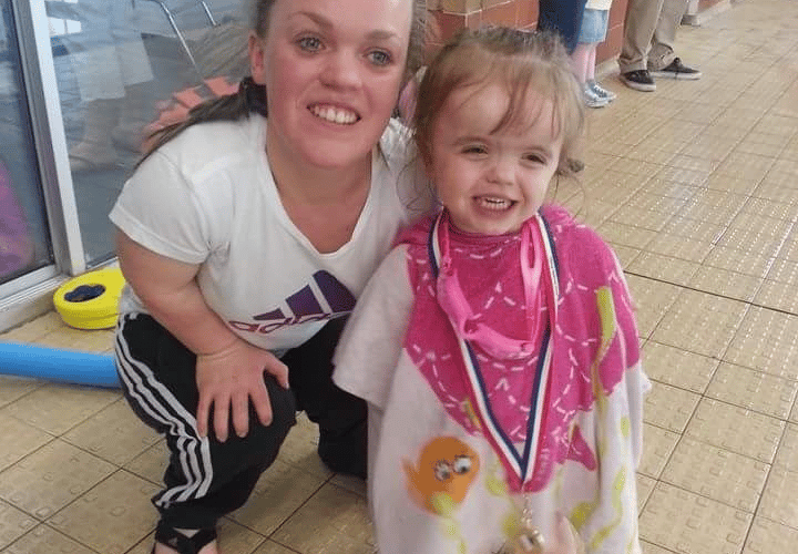 Ellie Simmonds with Sophie York when she was three-years-old.