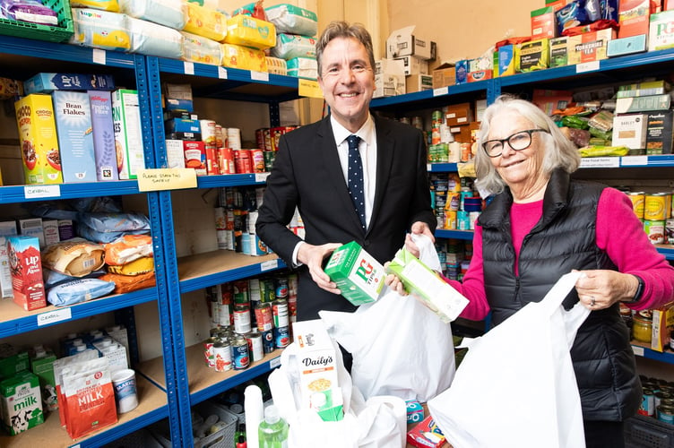 Metro Mayor supports Bath Foodbank ahead of busy festive period.