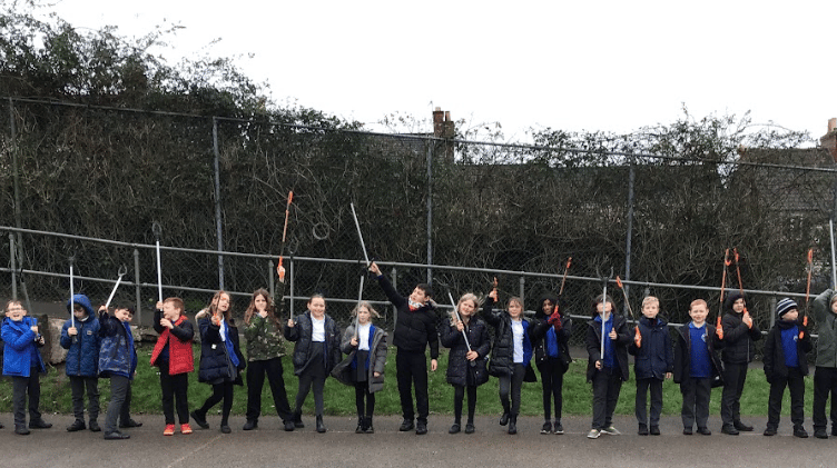 Welton Primary School Wombles get stuck in