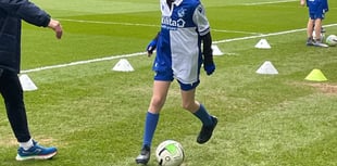 Stratton Utd U11s player honours great granddad at Bristol Rovers game