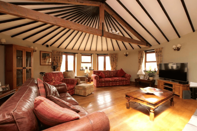 Circular sitting room